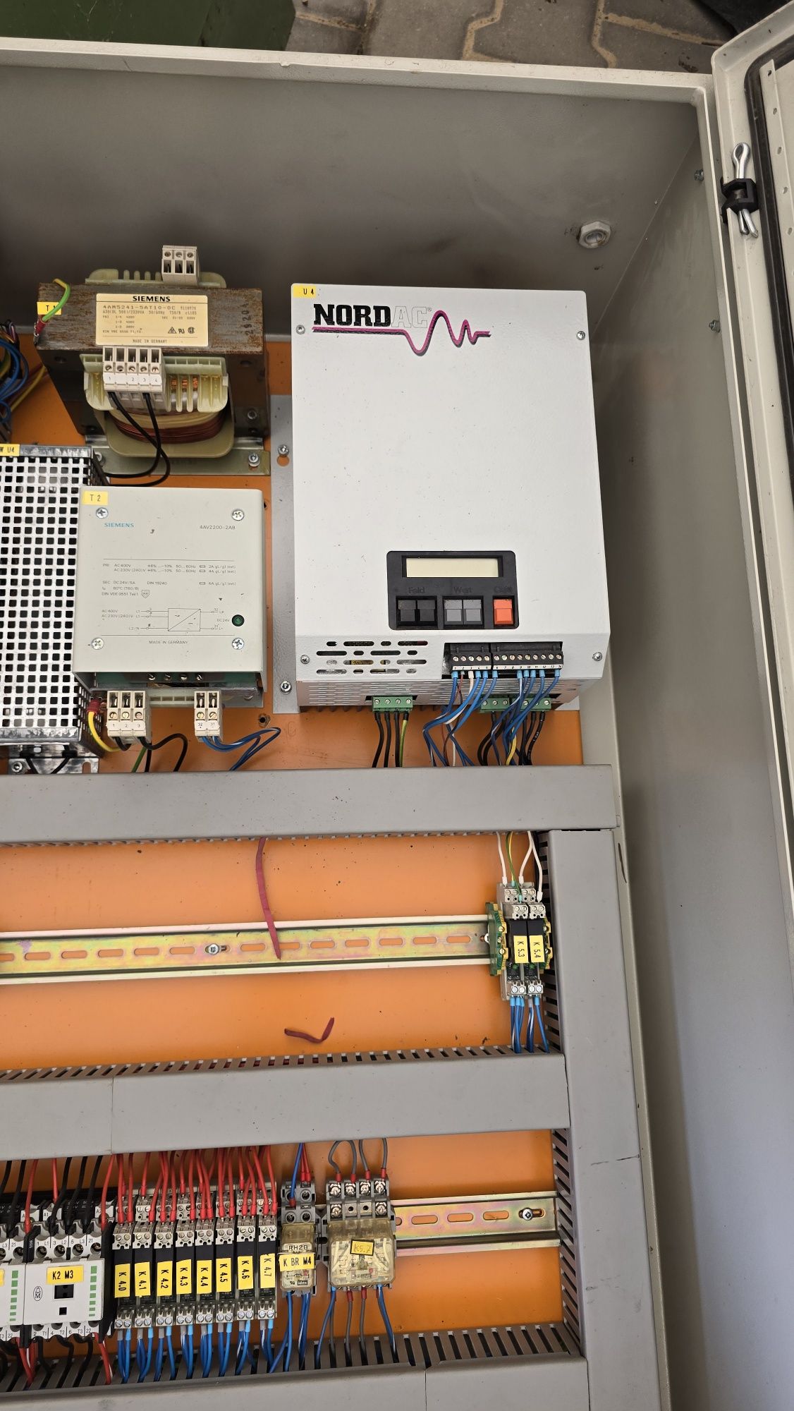 stalowa szafka sterownicza 100x100 NORDAC sterownik instalacja