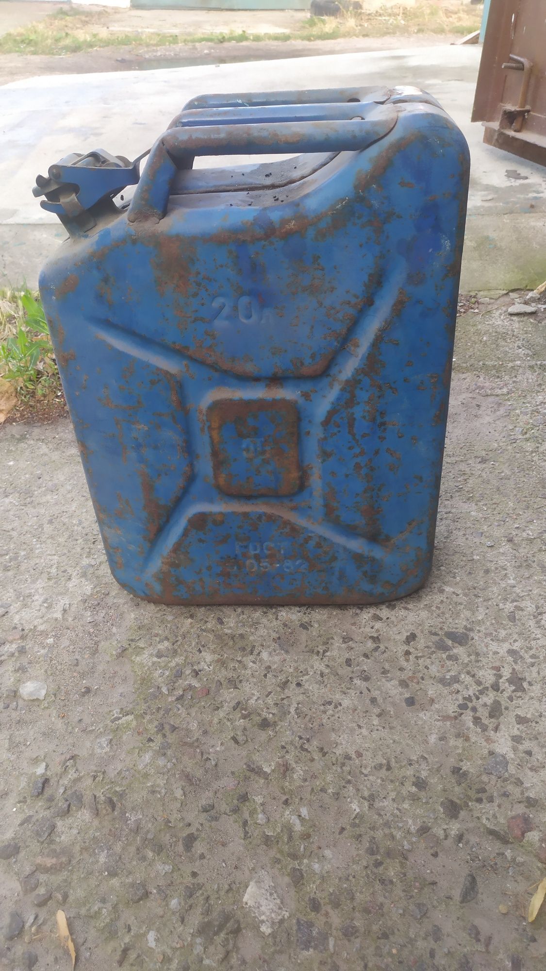 Продам канистры для топлива