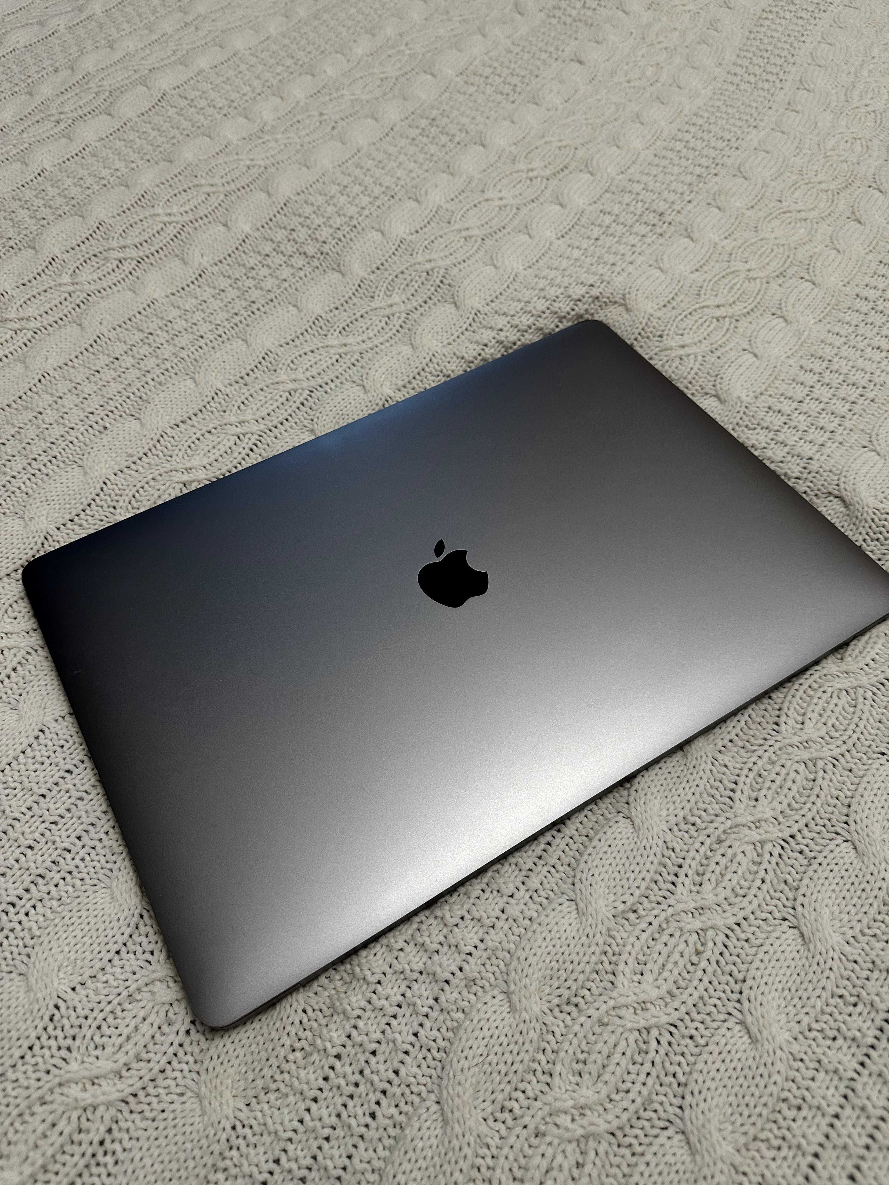 Macbook Pro 2019 15 inch i7 / 16 / 512gb. TouchBar. Хороший стан.