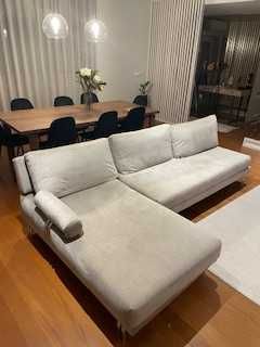 Sofá chaise longue  beje