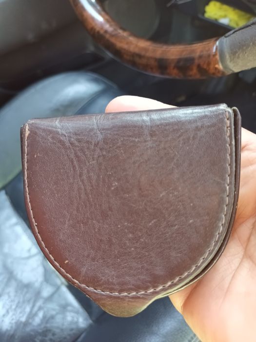 Porta moedas em cabedal