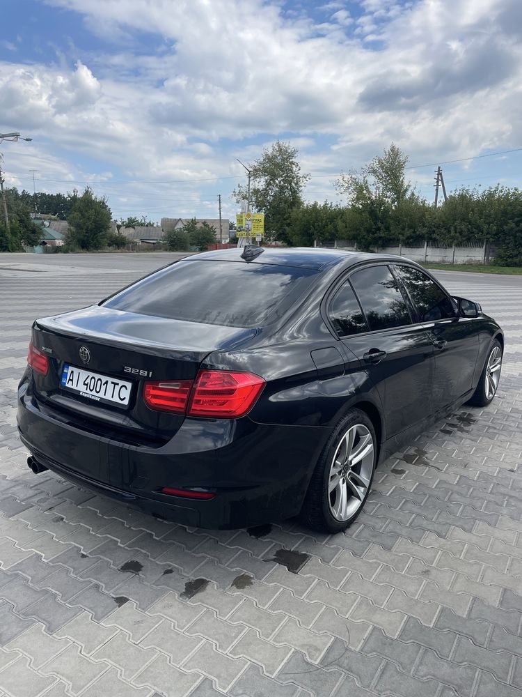 Терміново Bmw 328i x-drive f30