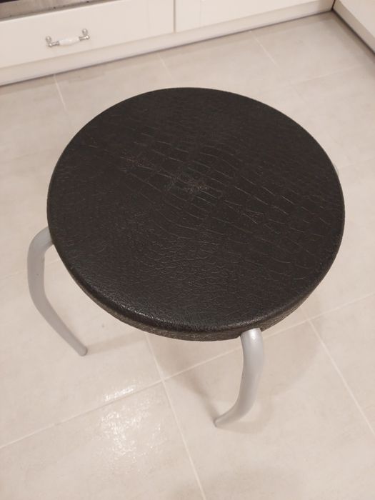 Stołek lekki taboret - czarny