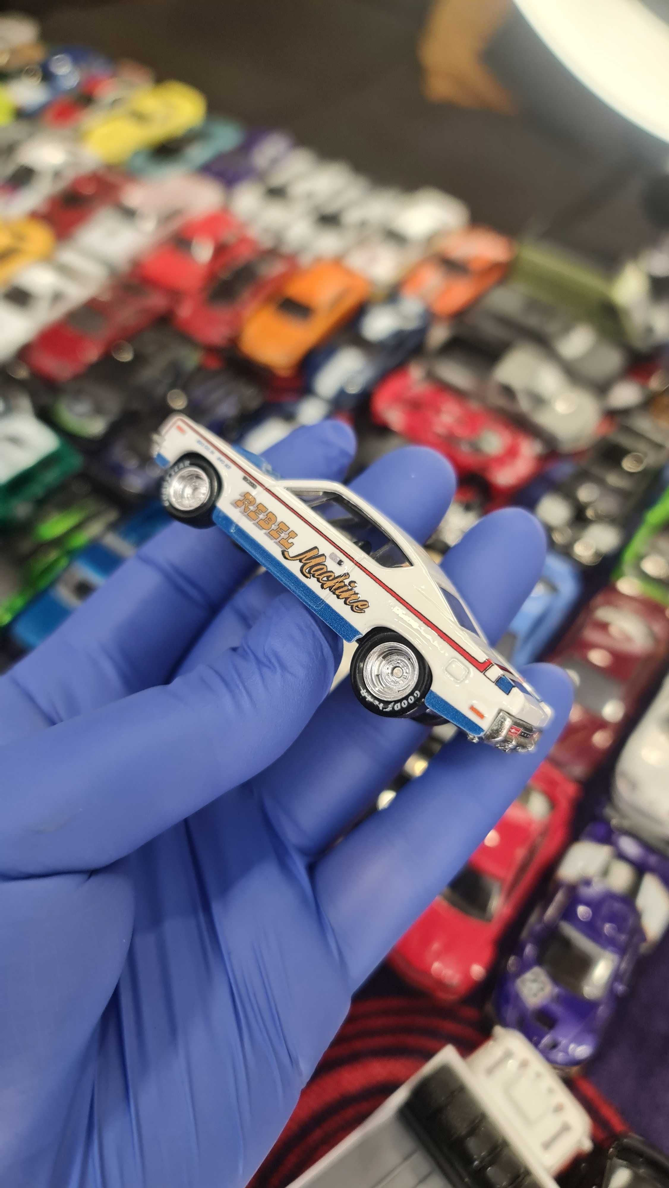 Hot WHEELS TEAM Transport - AMC Rebel Machine