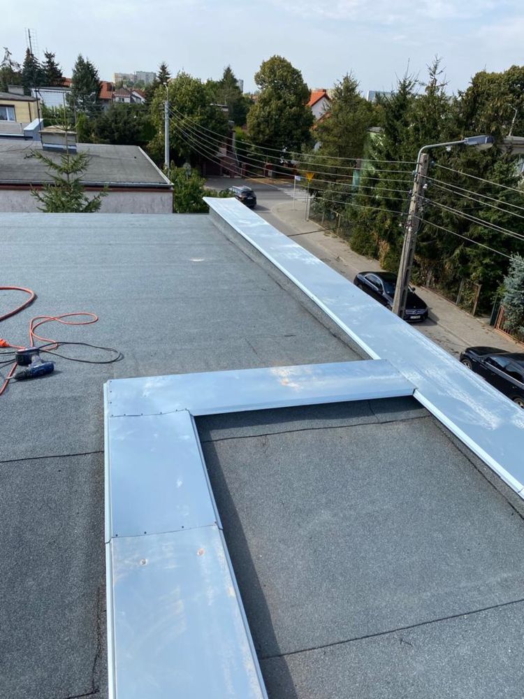 Dachy , montaż papy termozgrzewalnej , usługi dekarskie
