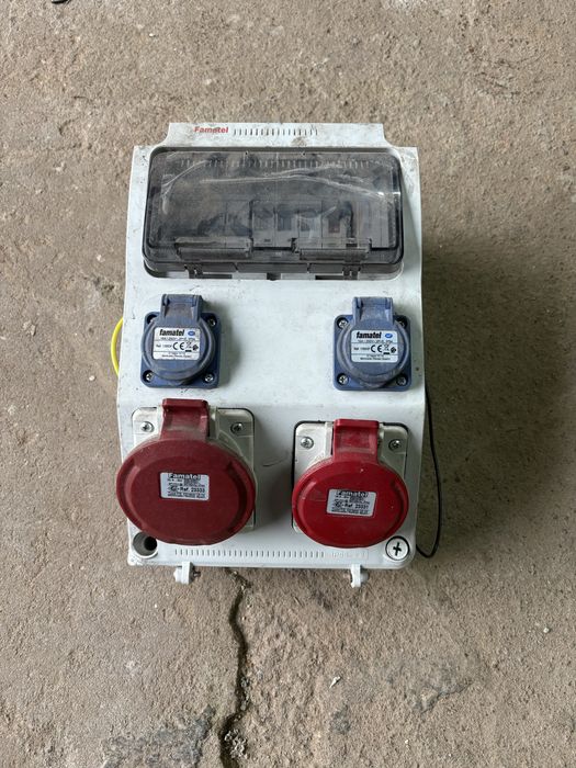 Rozdzielnica rozdielnia elektryczna skrzynka