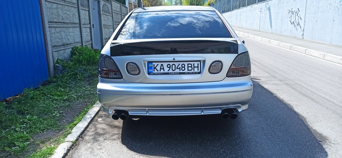 2000 Lexus GS 300. 226K пробіг.