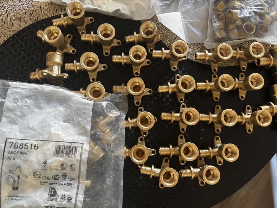 Złączki TECEFLEX mosiądz różne na szt