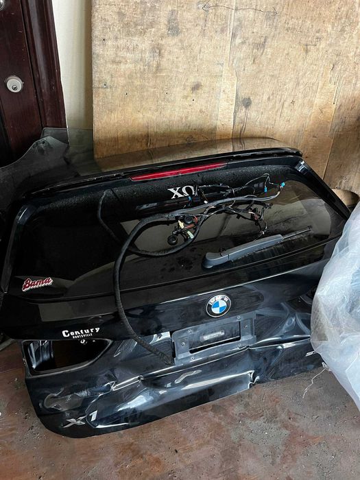 Крышка багажника в сборе BMW F48: стекло, щетка, спойлер, стоп, обшивк