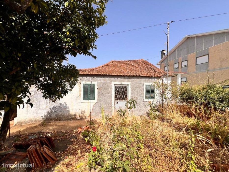 Moradia Isolada para Recuperar na freguesia de Assentiz