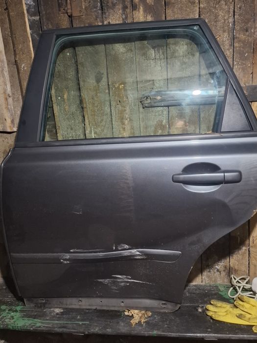 Продам дверку в рідній фарбі