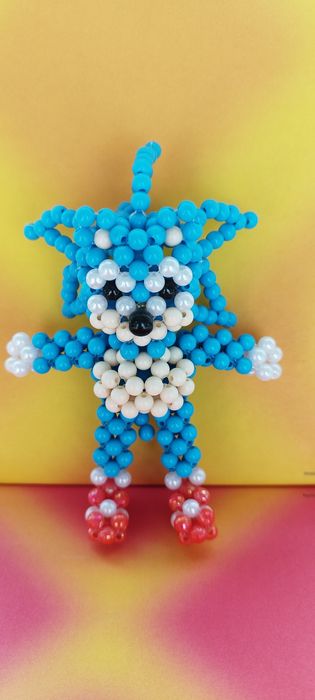 Соник из бусин, а также другие игрушки