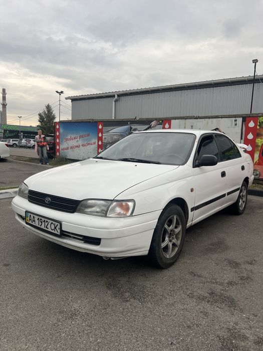 Toyota carina e на ходу