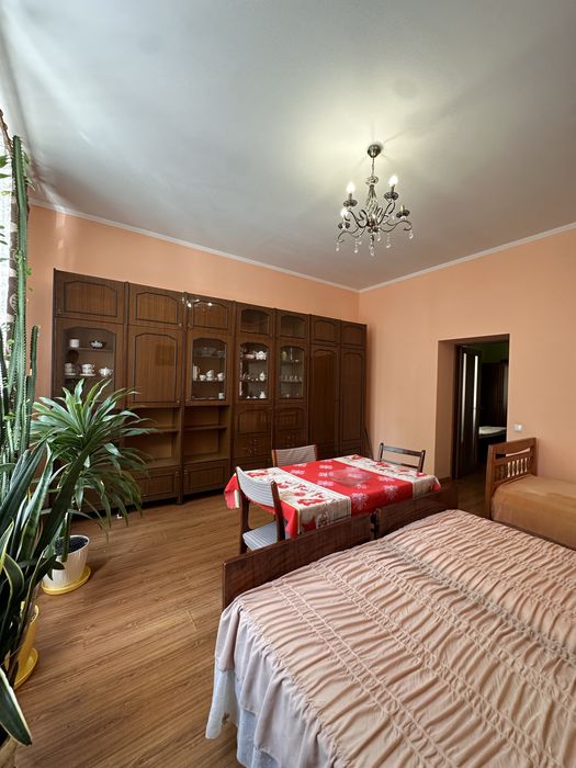 Для 2х—3-х дівчат студенток,вул Університетська, поруч ЧНУ, ОНЮА, БДМУ