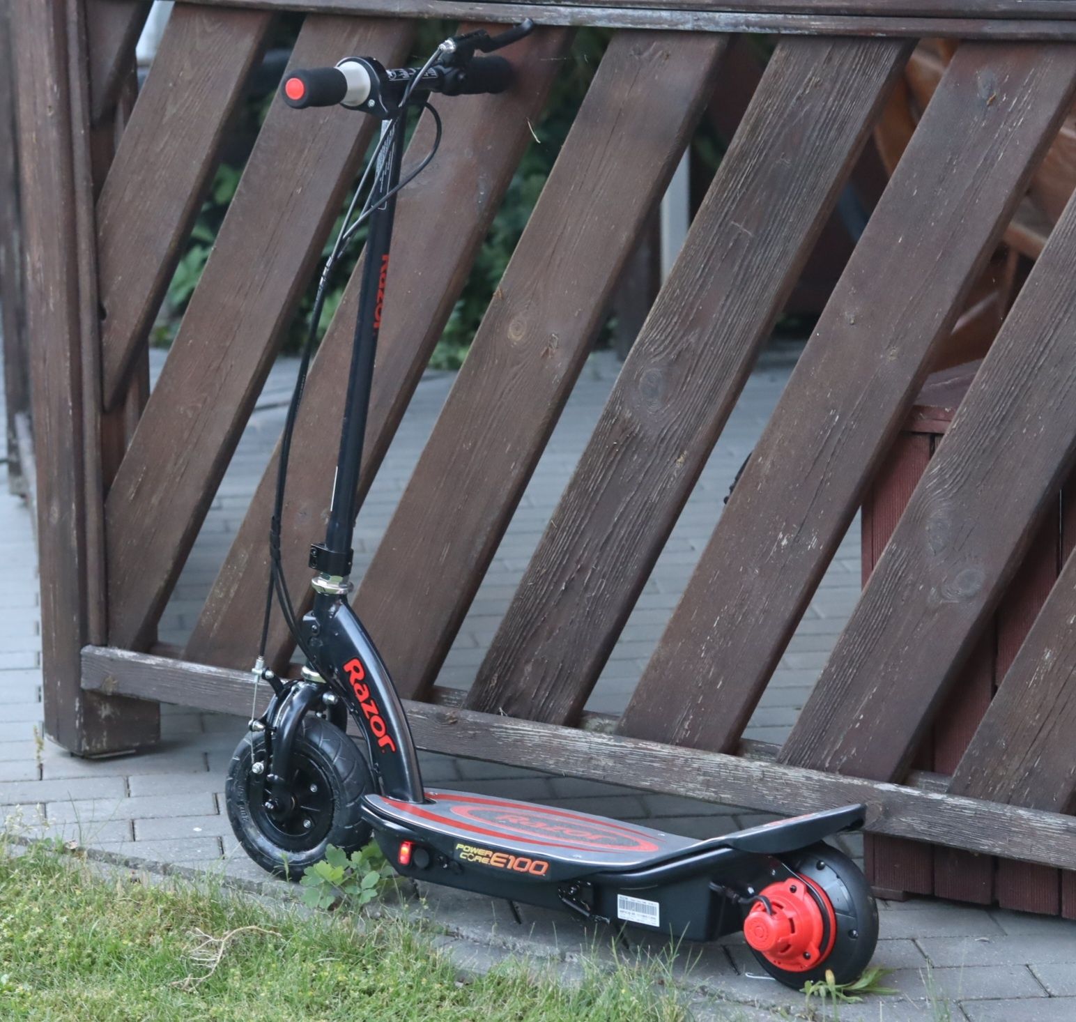 Hulajnoga Elektryczna Razor E100 Power Core 17km/h 100W