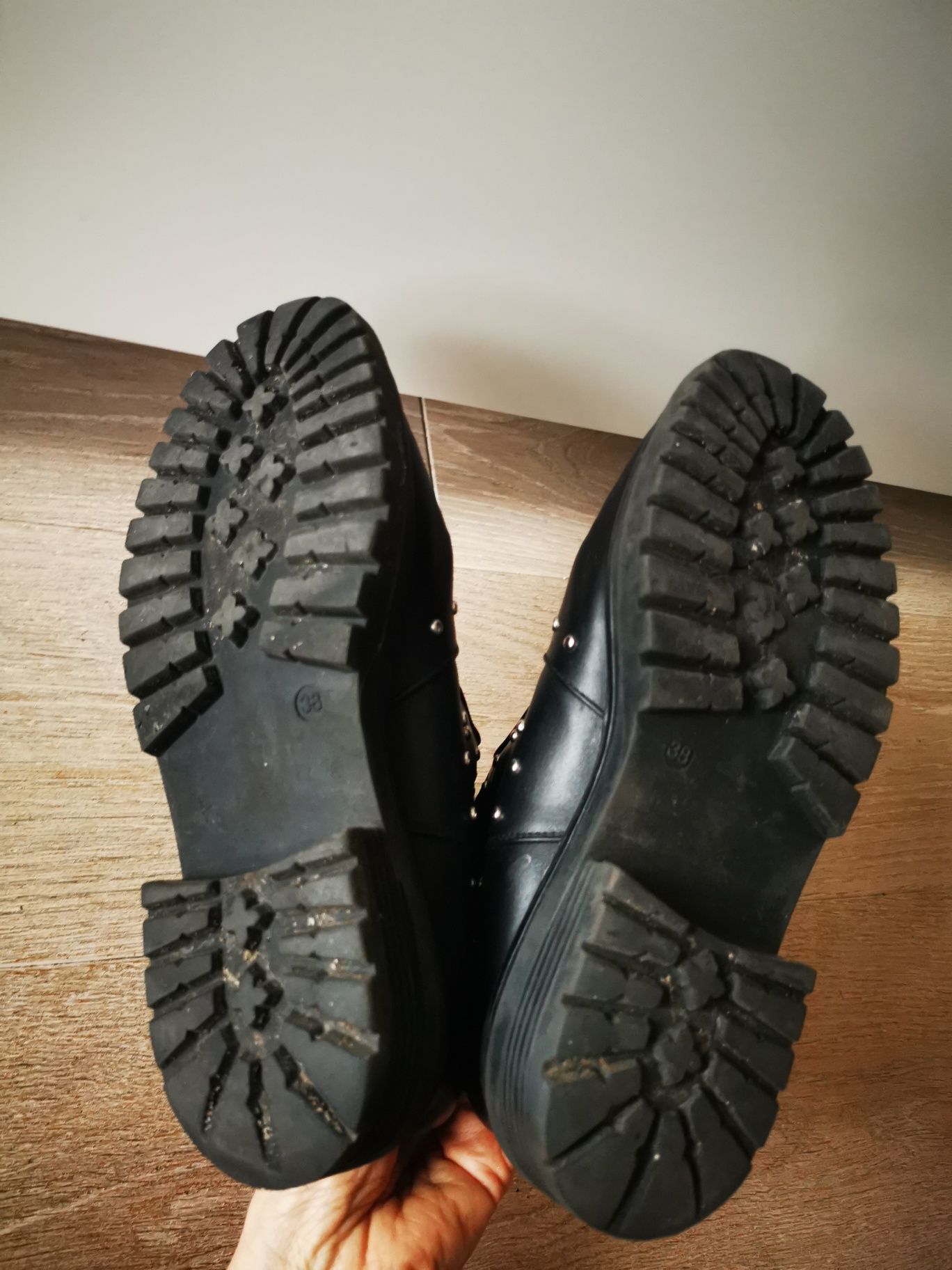Buty botki damskie czarne DeeZee r. 38 z ćwiekami