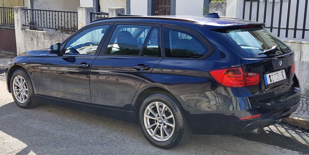 Carrinha BMW 318D Touring - 2013 - Nacional