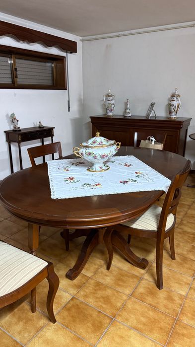 Mesa de jantar com 4 cadeiras