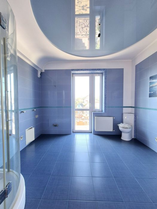 Новий окремий двоповерховий будинок з якісним ремонтом Центр р-н Подол