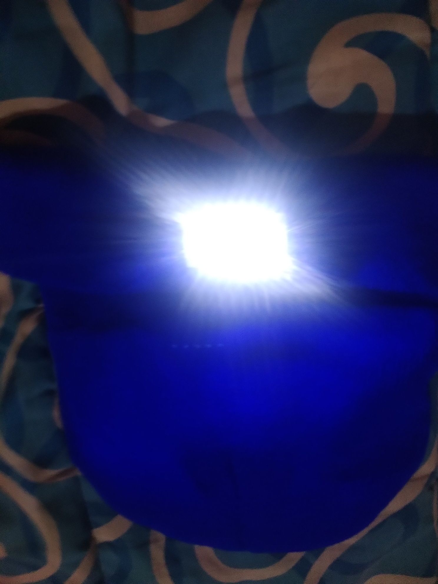 Gorro nunca usado com luz led