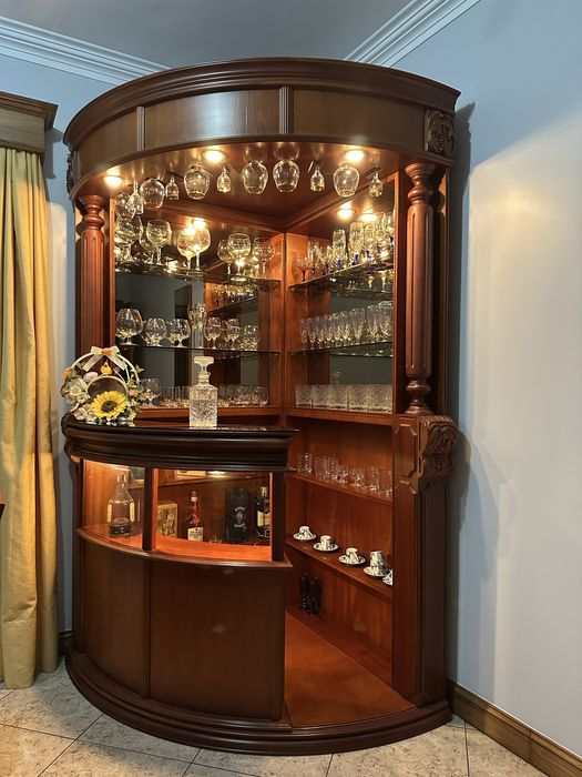 Bar de sala em madeira castanho