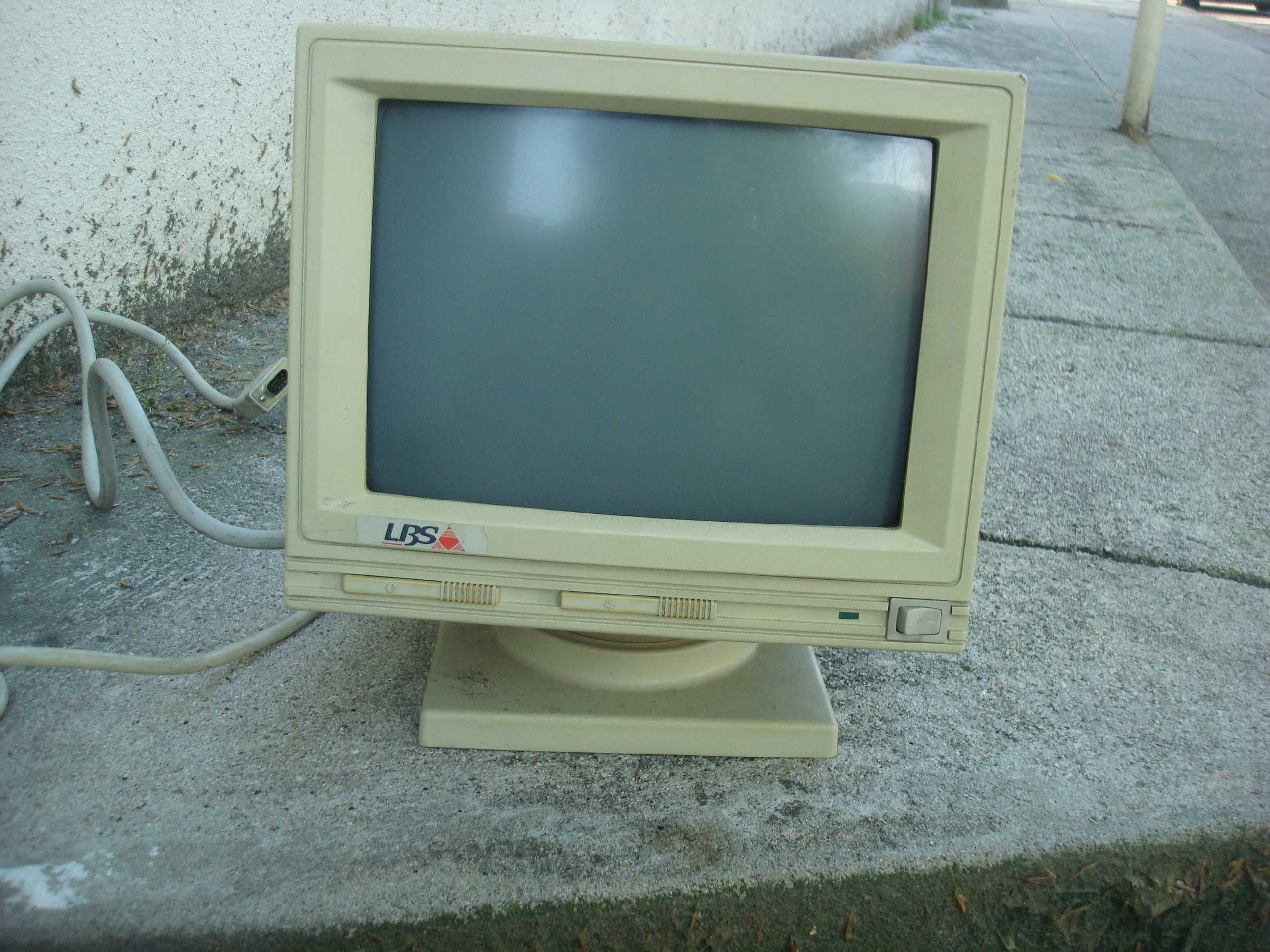 Mini monitor de computador