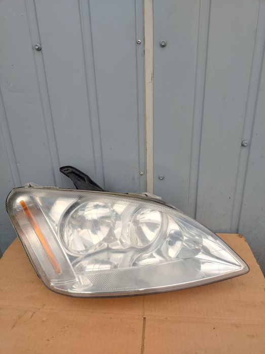 Reflektor lampa Ford Focus C-Max MK1