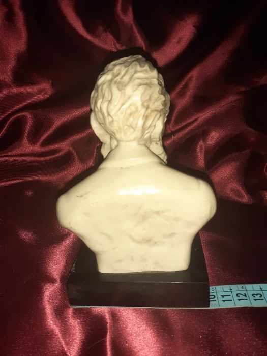 Busto do Poeta Antero de Quental