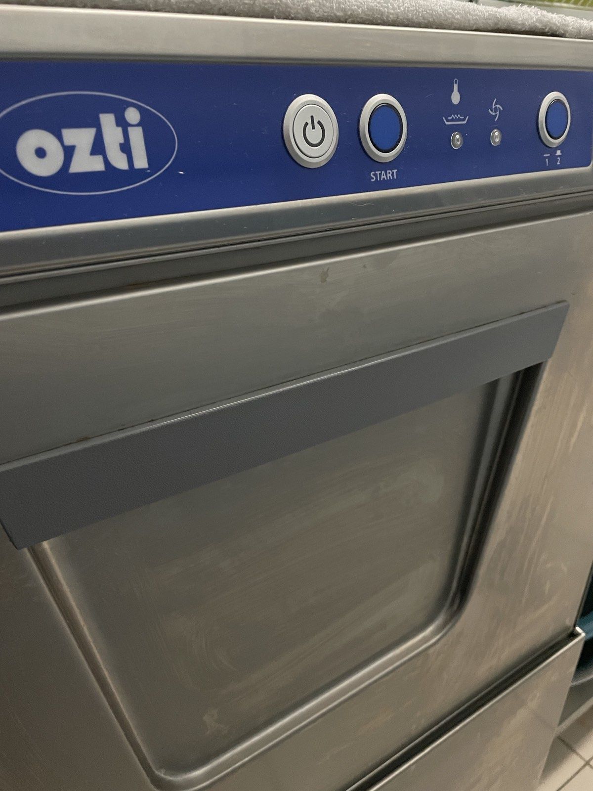 Професійна посудомийна машина OZTI OBY- 50T PDT