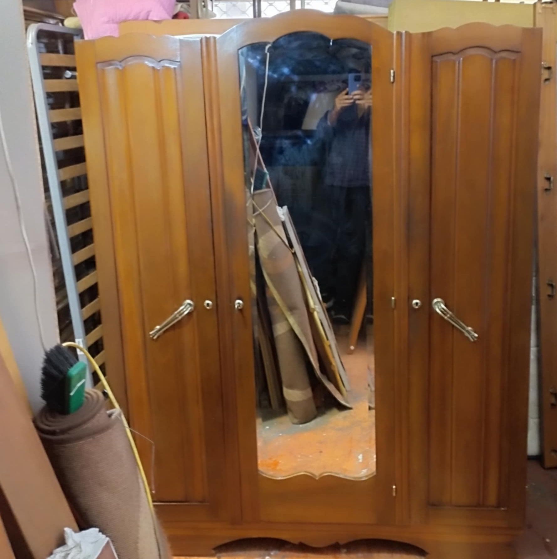 Guarda roupa impecável