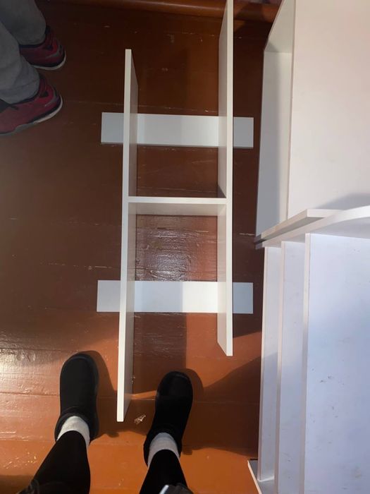 Підвісна полиця