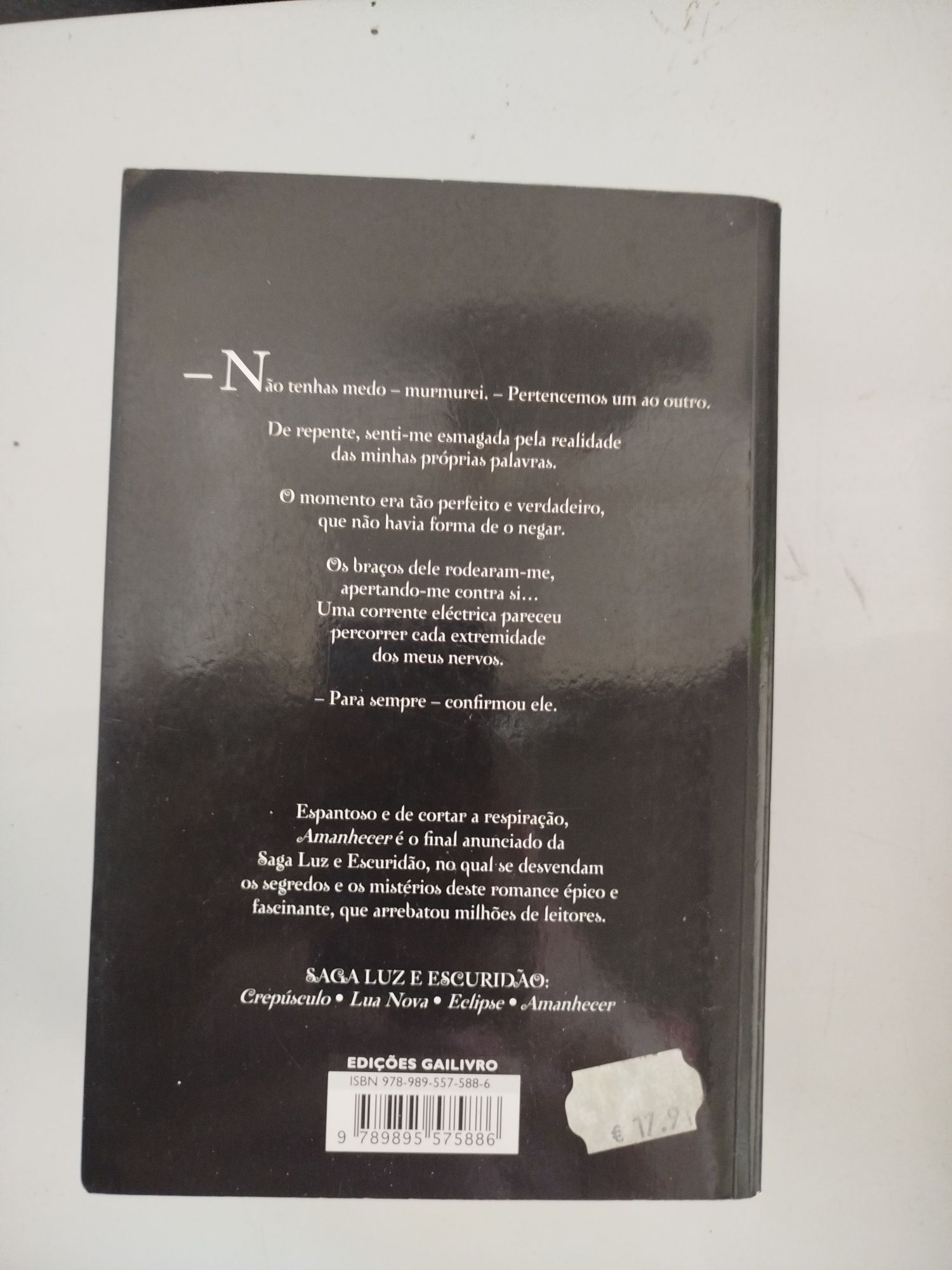 Livro Amanhecer de Stephenie Meyer