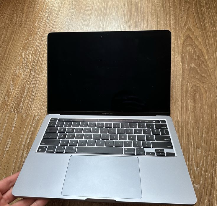 Macbook pro 13 m1 8/256