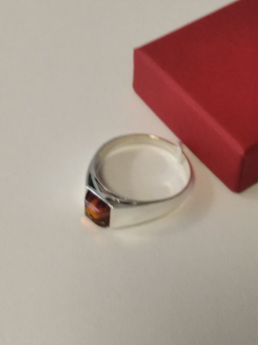 Srebrny sygnet z bursztynem srebro 925 rozm. 31