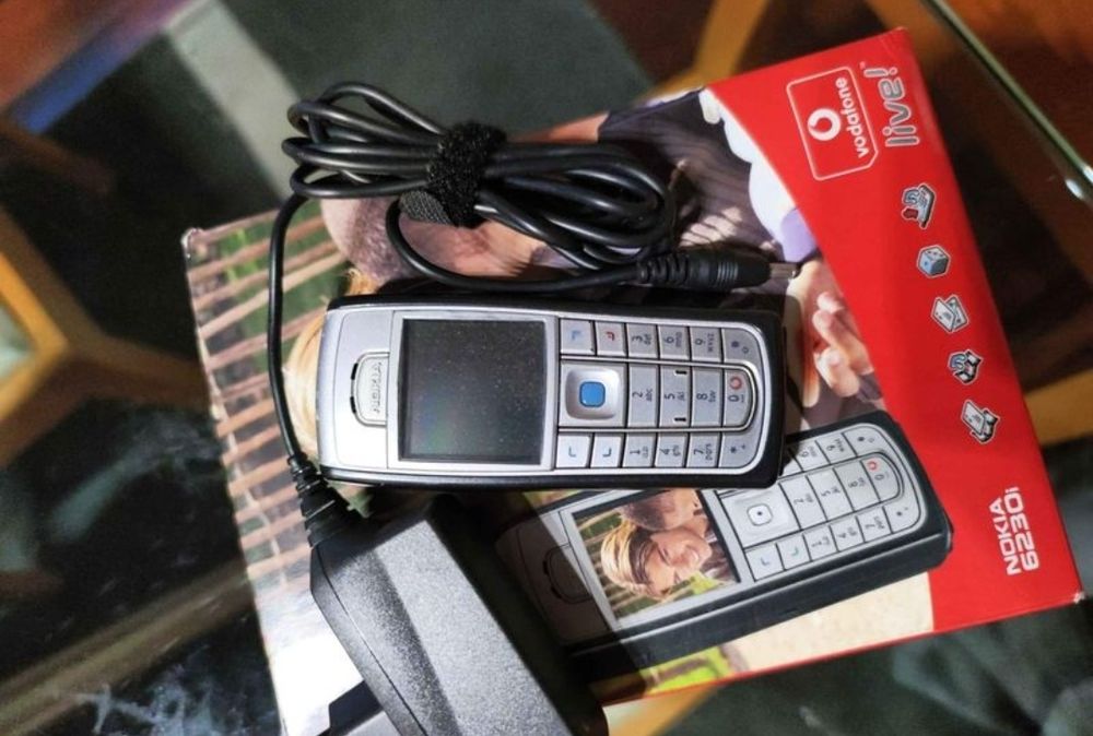 Nokia 6Nokia 6230i
