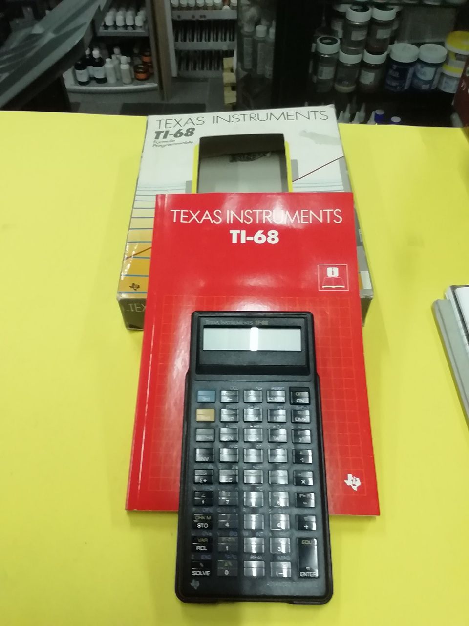 Calculadora Texas Instruments TI 68, nova