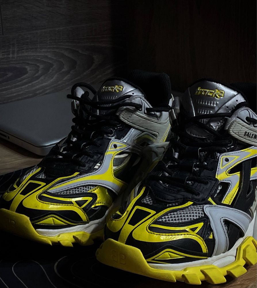 Balenciaga Track 2 yellow swg legit 42