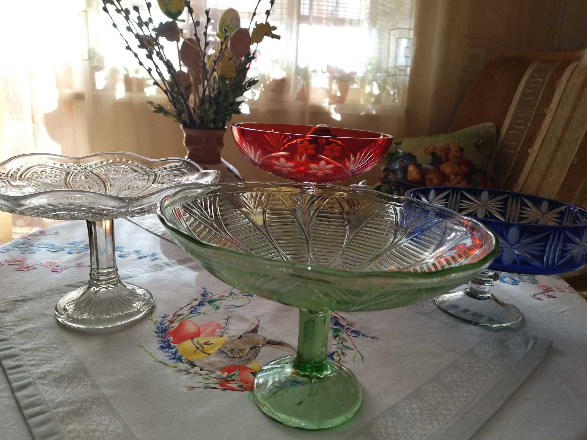 Цветное стекло,вазы,фруктовницы.100 грн