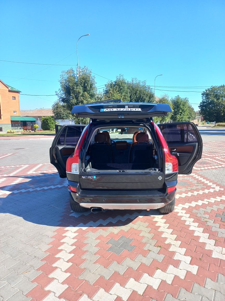Продам сімейне авто Volvo XC90