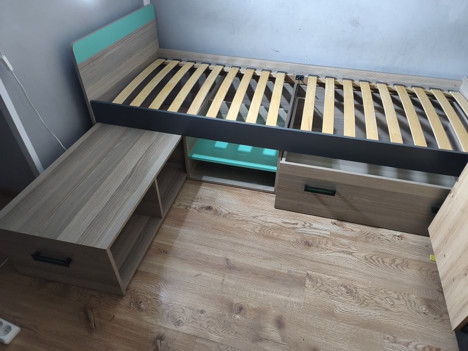 Łóżko młodzieżowe