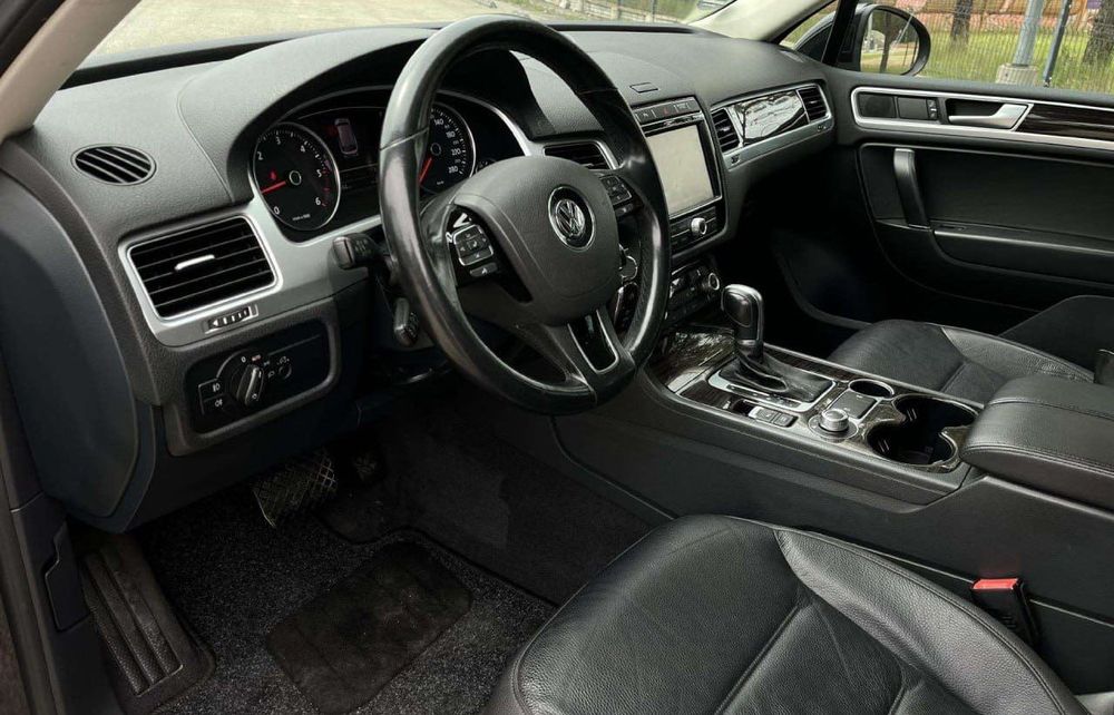Продаю Volkswagen Touareg 2016 року