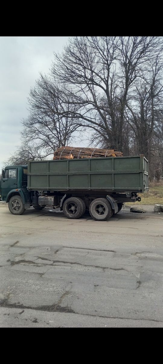 Дрова рубані, та в пачках,кубиками