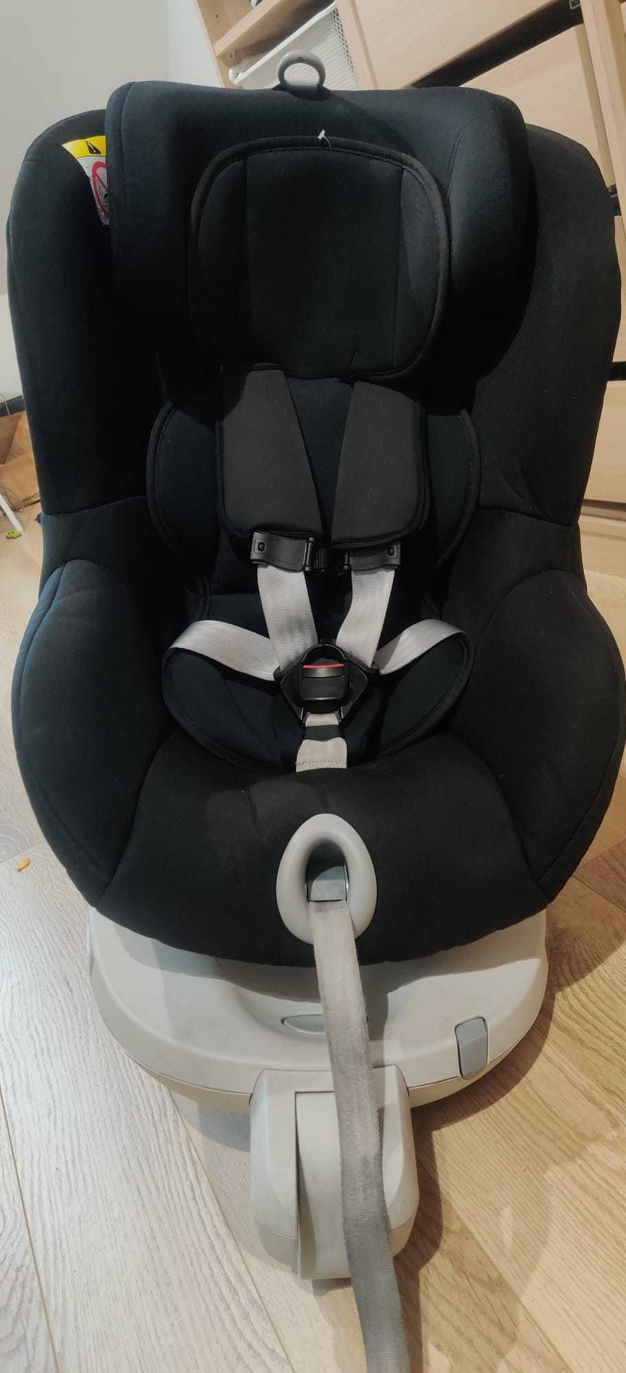 Fotelik samochodowy Britax Römer dual fix 360.