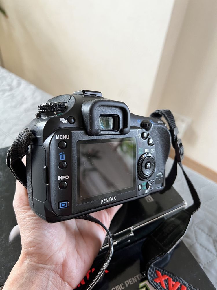 Зеркальный фотоаппарат Pentax K20D