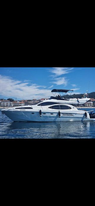 Barco Azimut 46 top