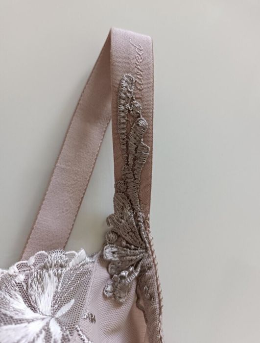 M&S шикарный бюстгальтер 95-40DD минимизер.