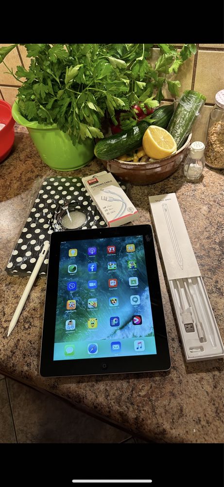 Tablet iPad Apple + nowy rysik + nowe etui + nowa folia - cały zestaw
