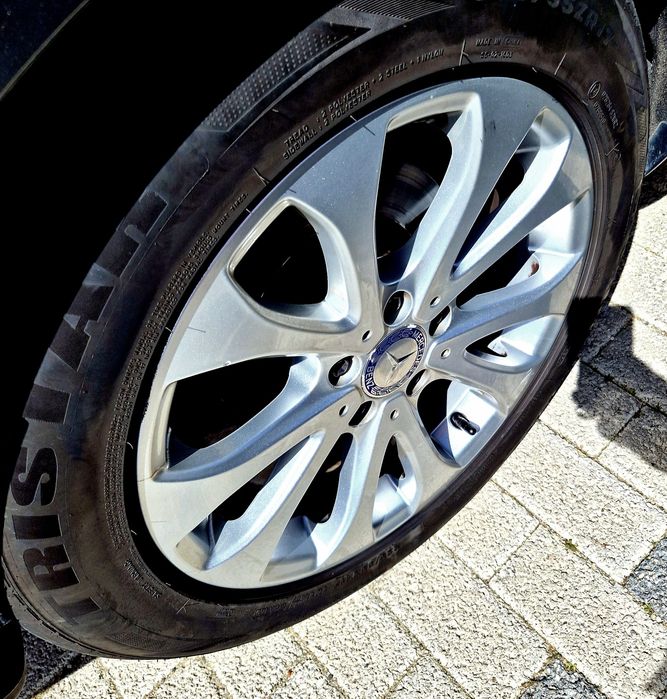 Jantes originais nercedes 17 c/pneus igual novos
Só tenho 10 Pernes !