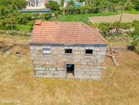 Casa com Terreno com vista sobre o rio Tâmega