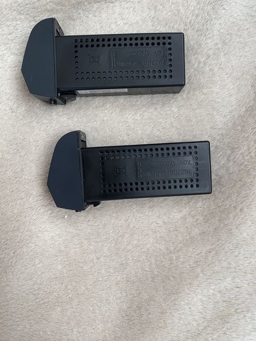 Dron Holy Stone z pilotem i etui